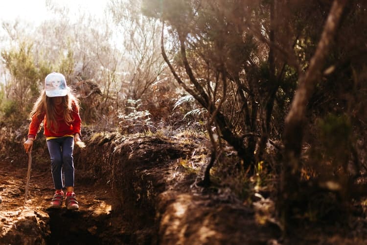 Lili en randonnée au volcan